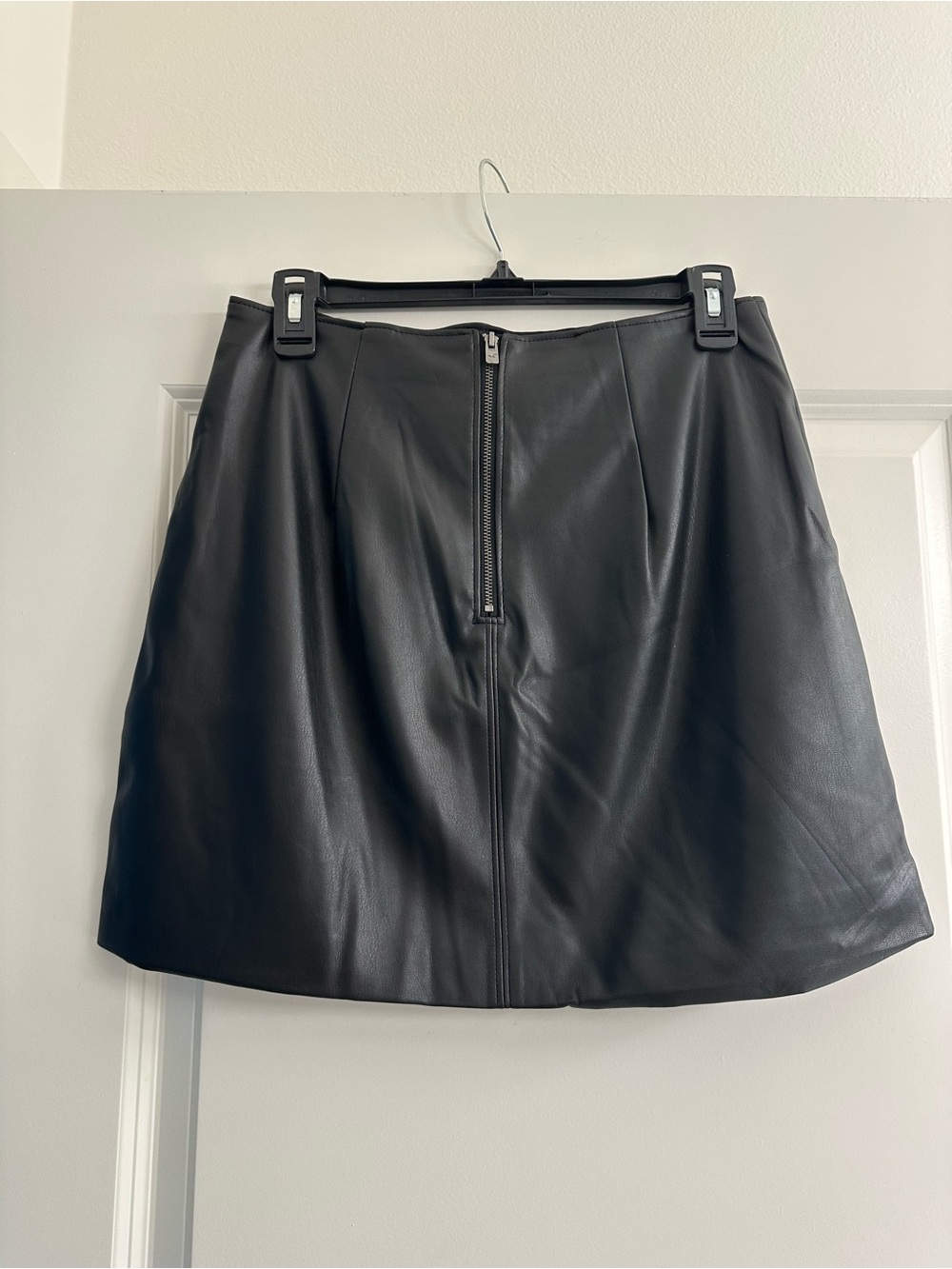 NWT Hollister Pleather Skirt - Picture 2 of 3